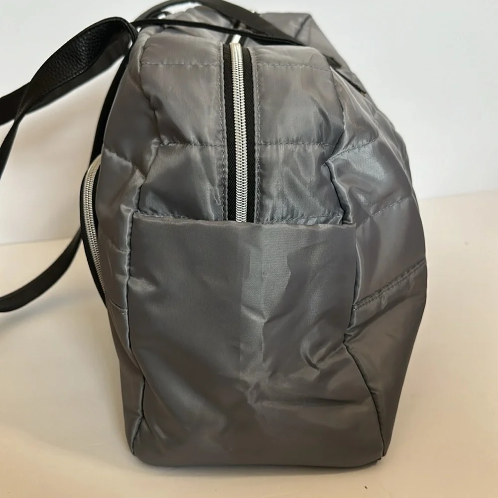 DSW Duffle Bag Front Pockets Side Open Pockets Gray